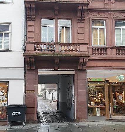 Von Privat, Grosses Zimmer Sehr Zentral In Bad Homburg Stadtmitte Bad Homburg vor der Hoehe Luaran gambar