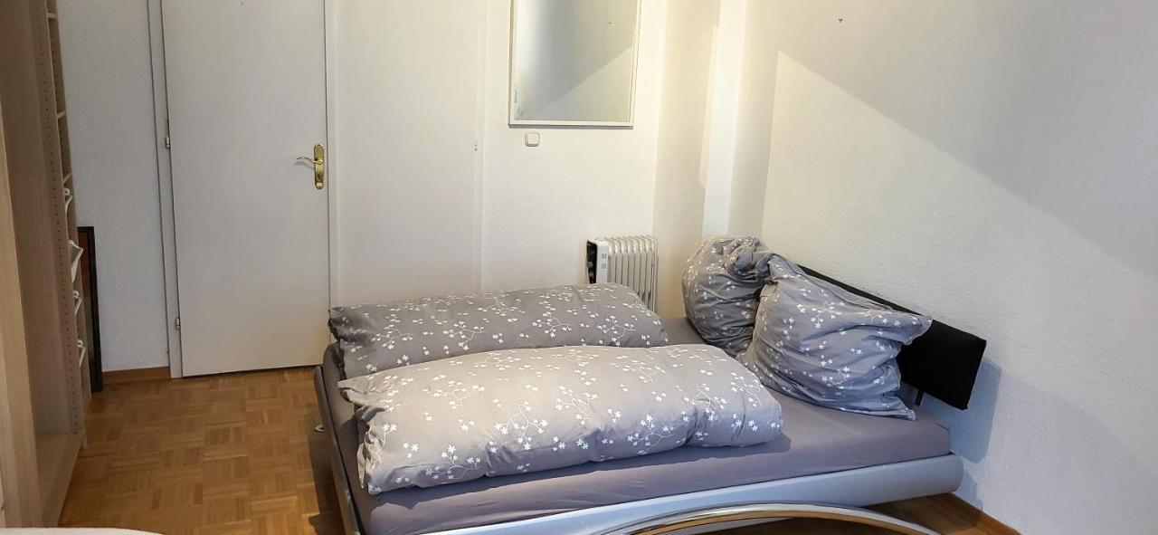 Von Privat, Grosses Zimmer Sehr Zentral In Bad Homburg Stadtmitte Bad Homburg vor der Hoehe Luaran gambar