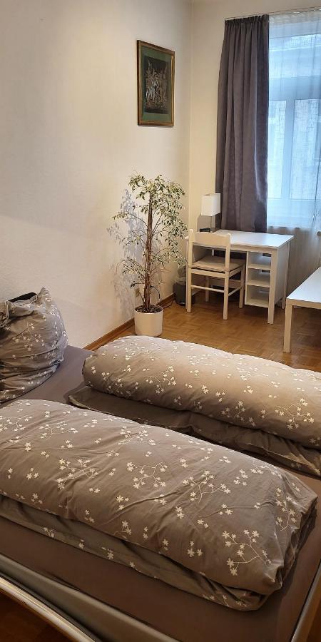 Von Privat, Grosses Zimmer Sehr Zentral In Bad Homburg Stadtmitte Bad Homburg vor der Hoehe Luaran gambar